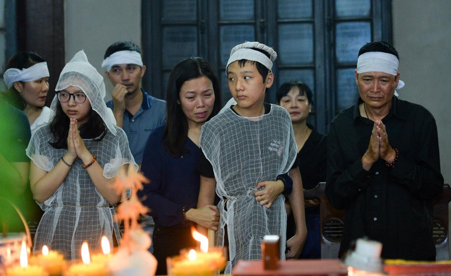 Lễ viếng nạn nhân Yến tại Nhà tang lễ Phùng Hưng (Hà Nội) ngày 2/5 ảnh: Zing