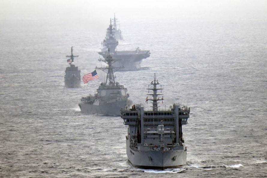 Tàu chiến của bốn nước Mỹ, Nhật, Ấn Độ và Philippines tập trận trên biển Đông từ 2-8/5 ảnh: hải quân Nhật Bản