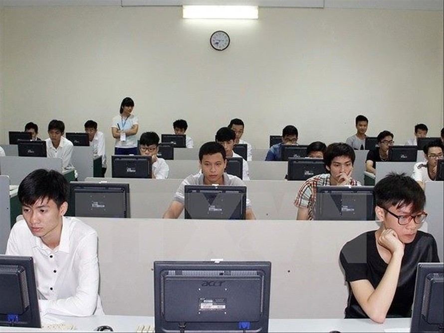 Lao động muốn sang Hàn Quốc làm việc phải trải qua thi tuyển do Trung tâm lao động ngoài nước phụ trách 