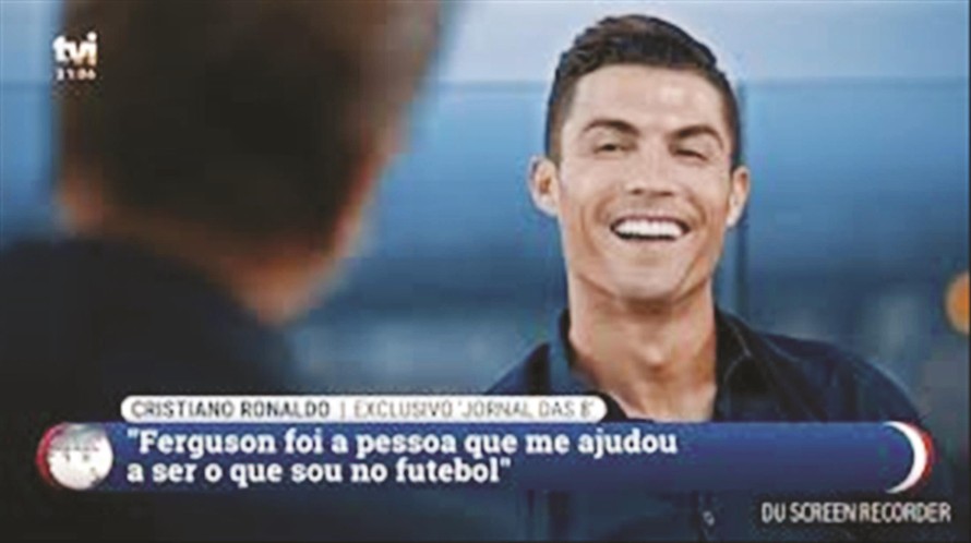 Ronaldo trả lời phỏng vấn trên kênh truyền hình TVI của Bồ Đào Nha 