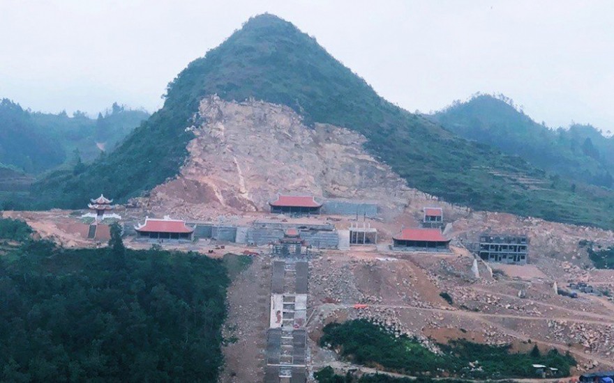 Hà Giang vẫn khẳng định dự án phá núi xây khu du lịch sinh thái tâm linh “phù hợp quy hoạch”, trái ngược với khẳng định của Bộ VHTTDL