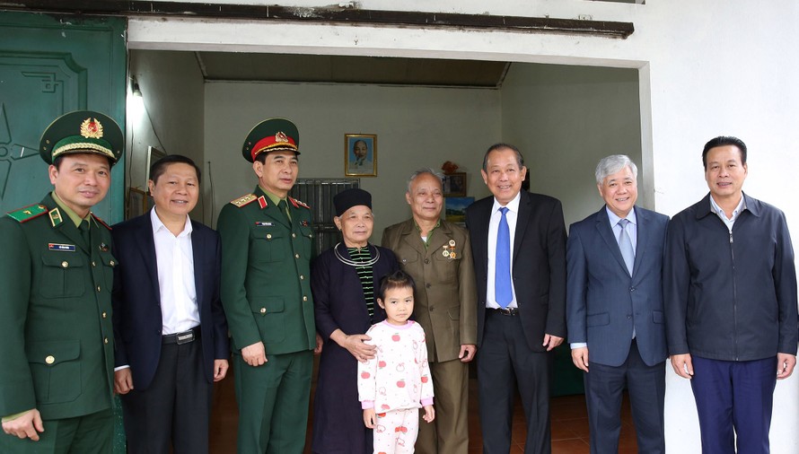  Phó Thủ tướng Thường trực Trương Hoà Bình thăm bà con các dân tộc ở Hà Giang ảnh: VGP 
