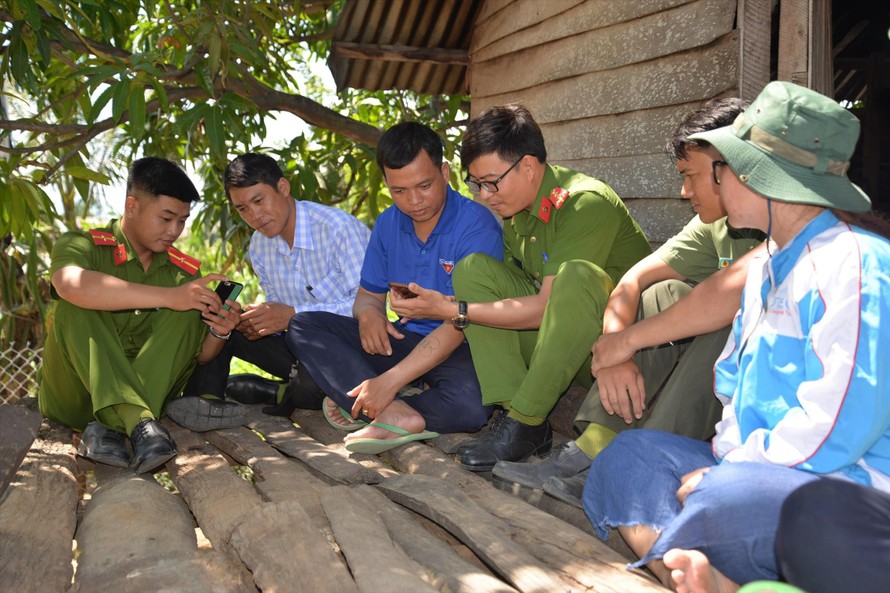 Công an tỉnh Gia Lai và lực lượng thanh niên đến từng buôn làng nắm bắt tâm tư, nguyện vọng của người dân 