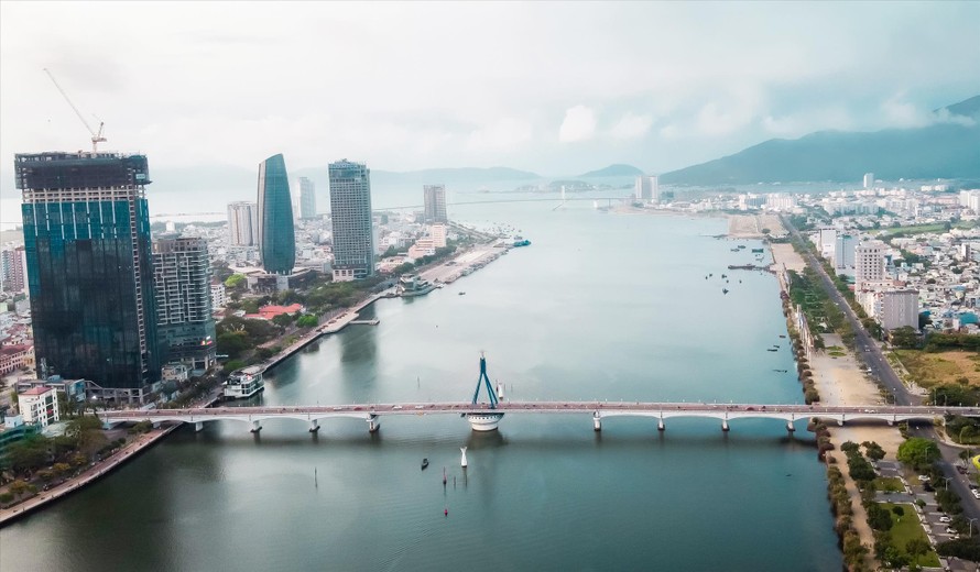 Một góc thành phố Đà Nẵng bên bờ sông Hàn Ảnh: Nguyễn Trình 