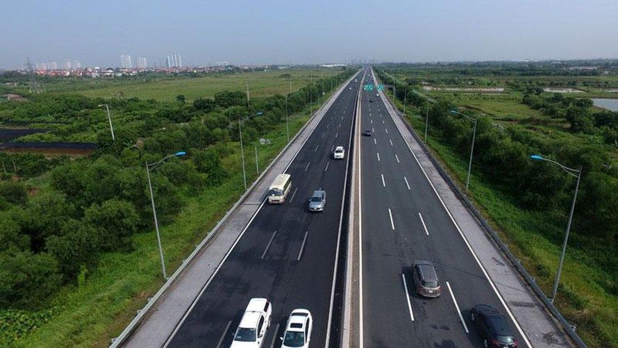 Cao tốc Hà Nội - Hải Phòng là trục giao thông kết nối phát triển kinh tế giữa Hà Nội với các tỉnh - Ảnh: KTĐT