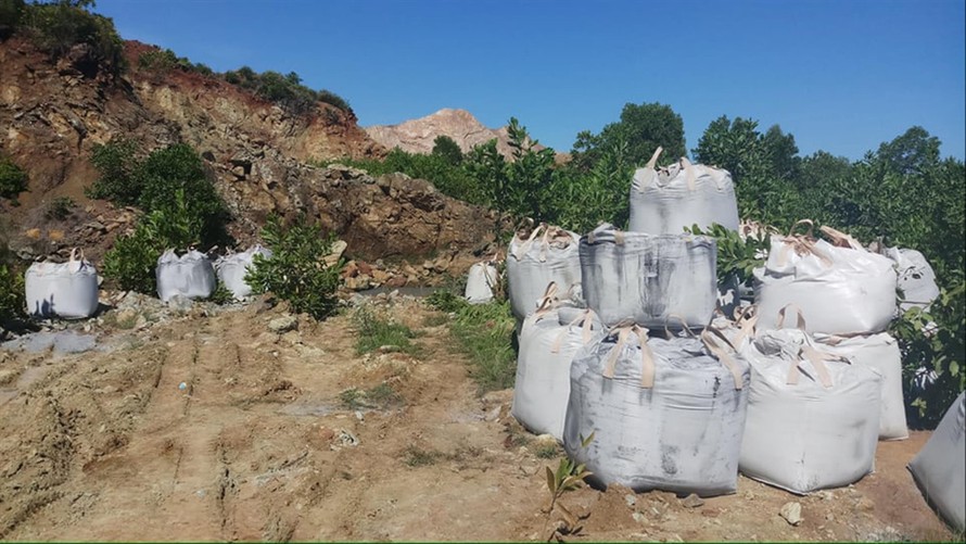 Hiện trường chất thải từ Ninh Bình mang vào Nông Cống (Thanh Hoá)