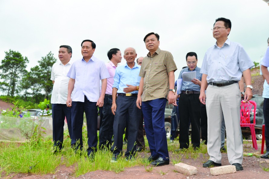 Thứ trưởng Bộ NN&PTNT Nguyễn Hoàng Hiệp cùng lãnh đạo tỉnh Lạng Sơn kiểm tra tiến độ hồ Bản Lải