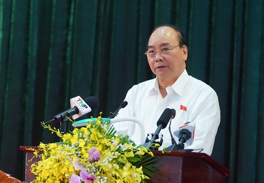 Thủ tướng Nguyễn Xuân Phúc lắng nghe, giải đáp nhiều vấn đề cử tri huyện An Lão quan tâm