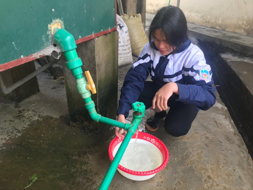 Mùa đông này, dù có giá buốt đến đâu, học sinh Trường THCS&THPT Bát Xát, Lào Cai vẫn có nước nóng để sinh hoạt 