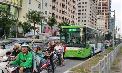 Buýt nhanh BRT chưa đáp ứng được mục tiêu hạn chế phương tiện cá nhân, giảm ùn tắc giao thông tại Hà Nội 