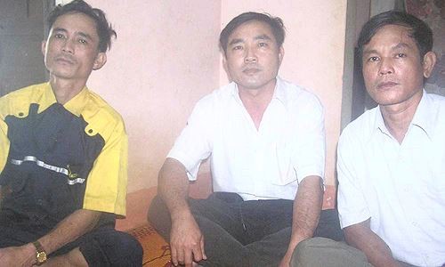 3 nông dân chống tham nhũng (trái sang): Nguyễn Văn Vinh, Nguyễn Thuận Trưởng, Ngô Minh Phiện