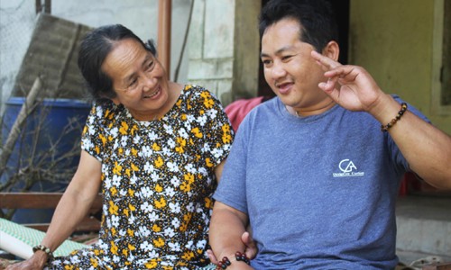Bà Phạm Thị Cúc suốt ngàn ngày dìu con trai vượt qua cái chết ảnh: Nguyễn Ngọc