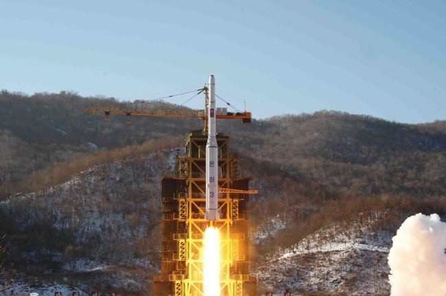 Một vệ tinh được phóng lên từ bãi phóng Sohae của Triều Tiên