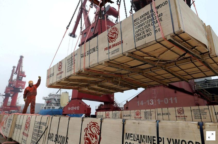Cảnh xuất khẩu hàng hóa ở Liên Vân Cảng, tỉnh Giang Tô, Trung Quốc ảnh: Reuters