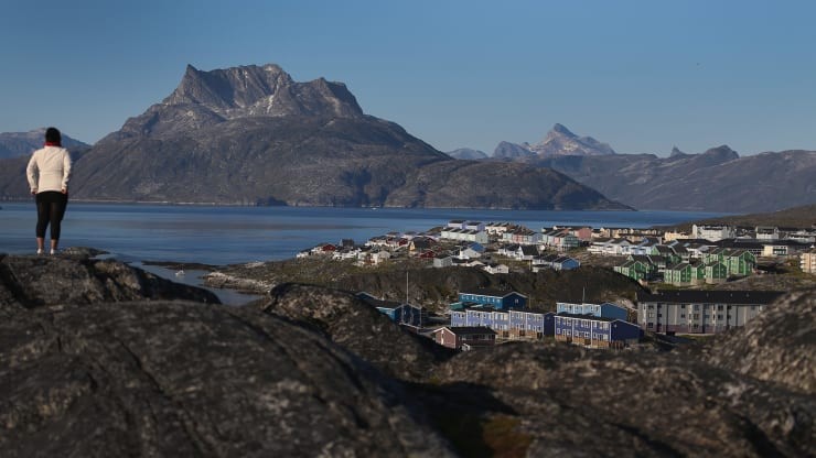 Tổng thống Mỹ đình hoãn chuyến đi tới Greenland với lý do thủ tướng Đan Mạch “không hứng thú” bàn chuyện bán đảo này cho Mỹ ảnh: CNBC/Getty Images 