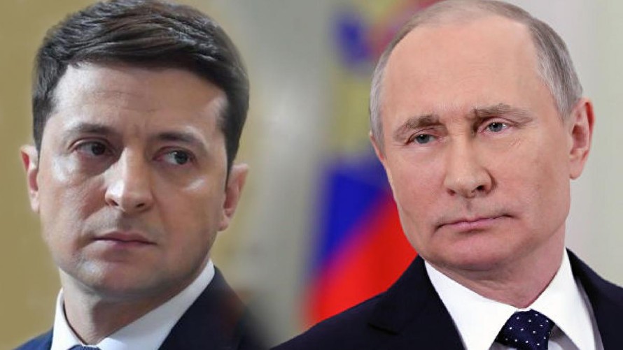 Tổng thống Ukraine Zelensky (trái) đã vài lần điện đàm với ông Putin, nhưng chưa từng gặp nhau trực tiếp ảnh: UNIAN 