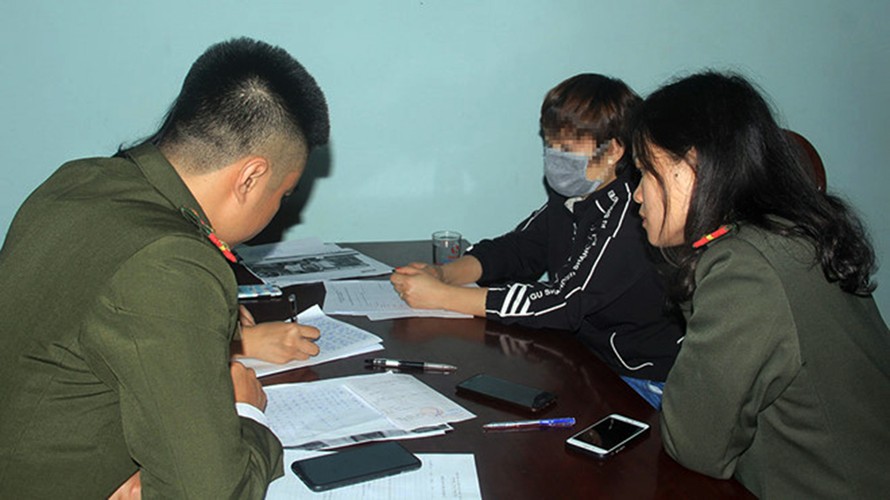 Một người phụ nữ quê Hà Tĩnh bị phạt vì đăng tin sai về dịch Covid-19