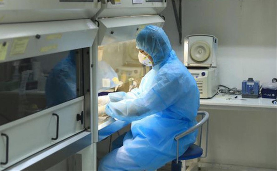 Máy xét nghiệm COVID-19 được một công ty thiết bị y tế chào bán 