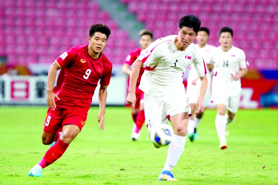 Hà Đức Chinh là một trong những tiền đạo hiếm hoi của bóng đá Việt Nam hiện nay Ảnh: HỮU PHẠM 