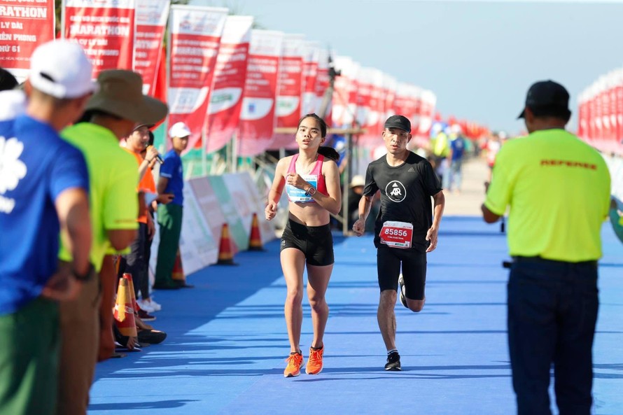 VĐV Hoàng Thị Ngọc Hoa (Bình Phước) vô địch marathon nữ tuyển
