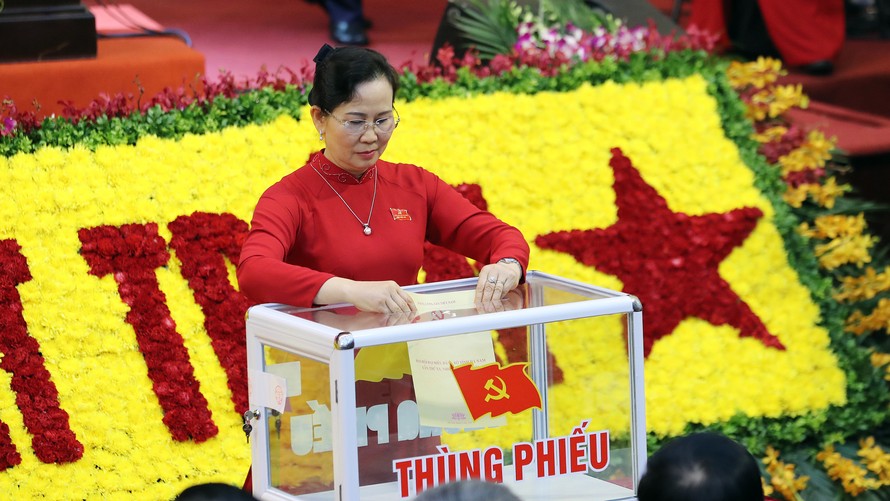 Bỏ phiếu bầu Ban chấp hành Đảng bộ tỉnh Hà Nam nhiệm kỳ 2020-2025 Ảnh: hoàng Mạnh Thắng 