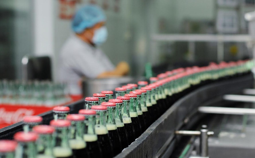 Coca - Cola Việt Nam nhiều năm liên tục khai báo lỗ. ảnh: Hồng Vĩnh 