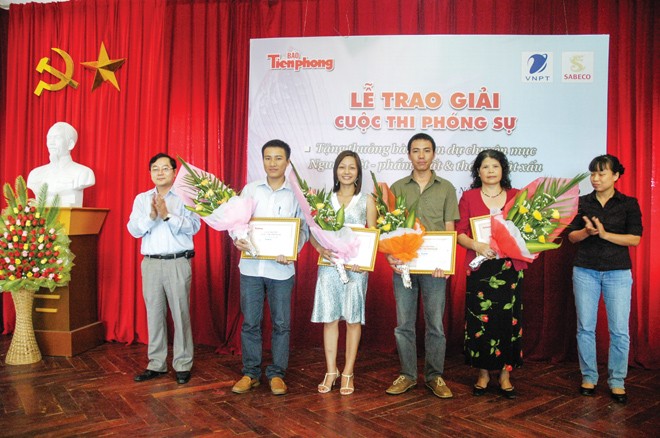 Nhiều cộng tác viên có phóng sự đoạt giải trong cuộc thi phóng sự của báo Tiền Phong năm 2008 