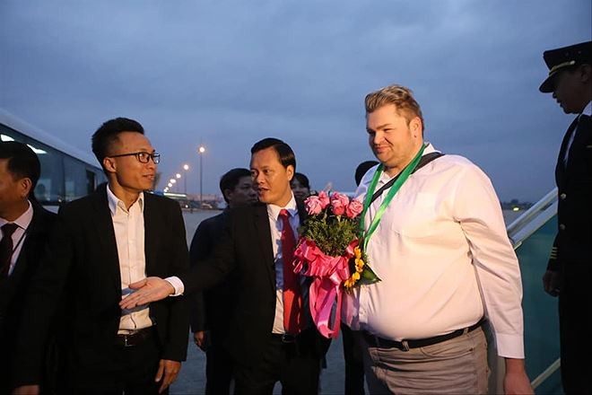 ông Kux Timo (Đức) trở thành vị khách du lịch quốc tế đầu tiên đến “xông đất” Thủ đô Hà Nội