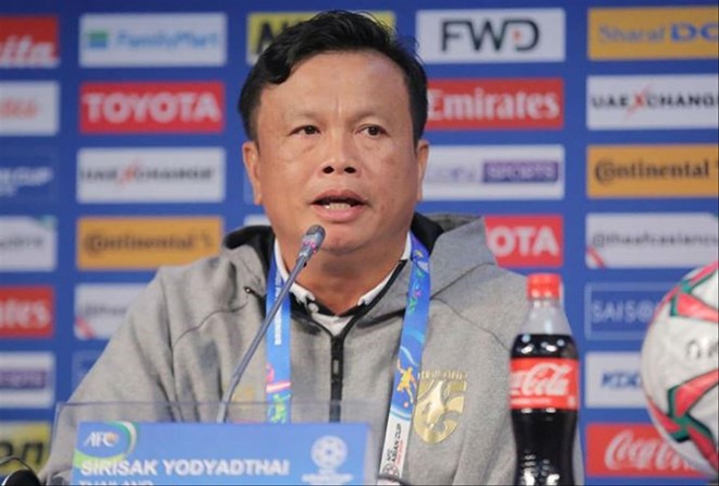 HLV tuyển Thái Lan tin đội nhà sẽ gây sốc trước UAE
