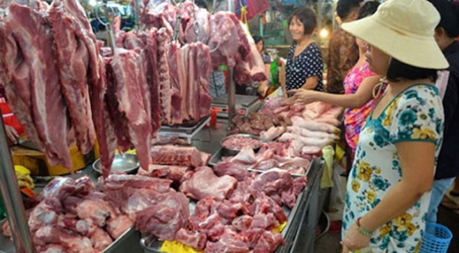 Để tránh ăn phải lợn bệnh, Cục Thú y khuyến cáo người dân cần mua thịt, sản phẩm thịt từ những cơ sở có uy tín, có nguồn gốc rõ ràng ảnh: Bình Phương 