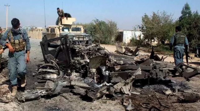 Hiện trường một vụ không kích ở Afghanistan Ảnh: Indian Express 