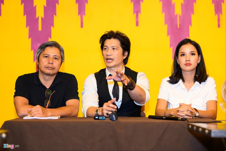 Sau khi diễn viên Dustin Nguyễn bức xúc họp báo tố cáo NSX New Arena, NSX CGV và đạo diễn Lê Văn Kiệt hành xử kém cỏi, thì mọi người mới biết đến dự án điện ảnh tên là “Bóng đè” 