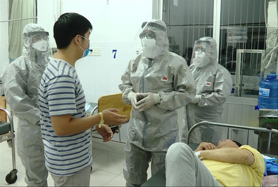 Cách ly bệnh nhân dương tính với nCoV tại Bệnh viện Chợ Rẫy TPHCM Ảnh: Ngô Bình 