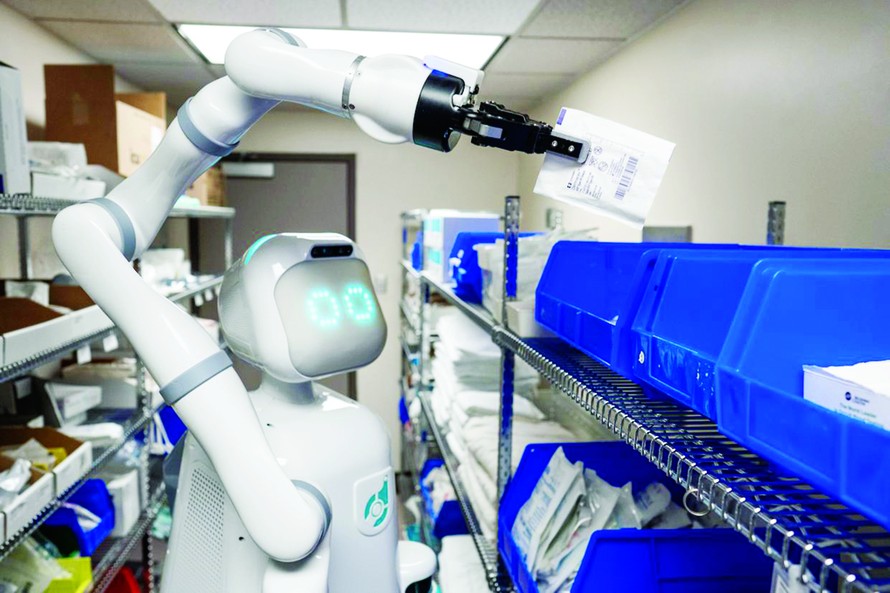Robot cấp phát thuốc được sử dụng rộng rãi trong các bệnh viện tại Dubai 