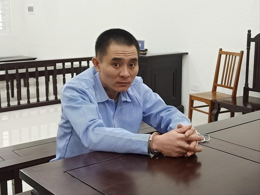 Bị cáo Lê Đăng Long - người tham gia đường dây giả danh công an để lừa đảo 