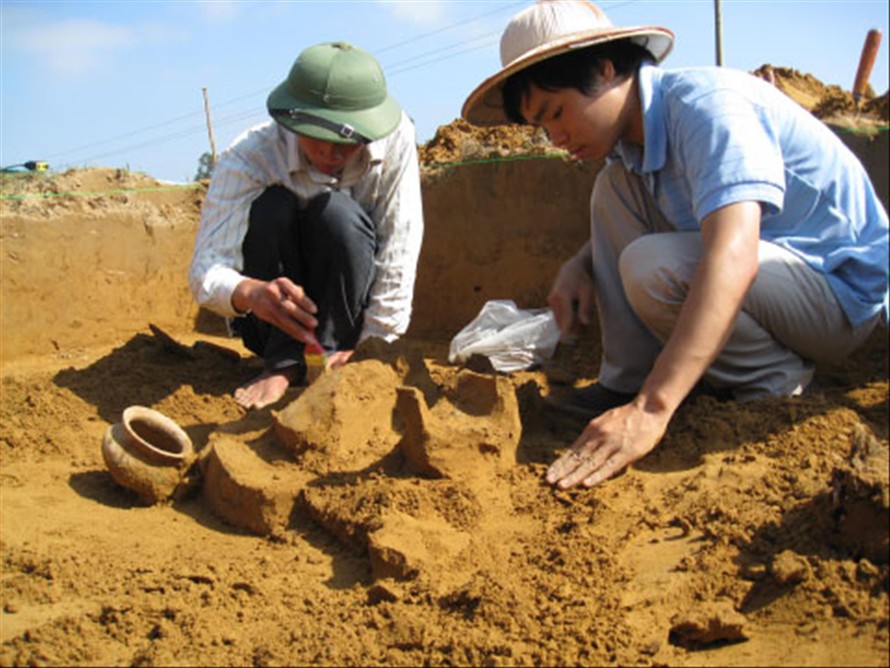 Hình ảnh khai quật Bãi Cọi lần thứ 2 vào 2009-2010 