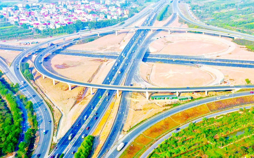 Nút giao vành đai 3 - cao tốc Hà Nội - Hải Phòng vừa được Sở GTVT phối hợp đưa vào thông xe, tổ chức giao thông, giảm ùn tắc