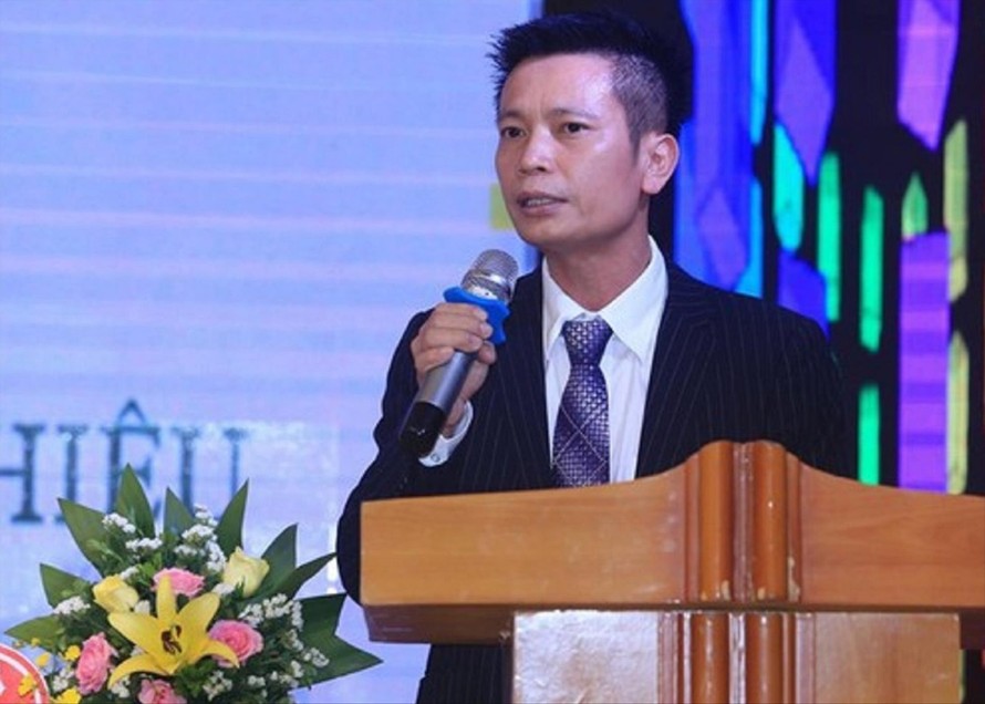 Bị can Trần Khắc Hùng, nguyên Chủ tịch Đại học Đông Đô đang bỏ trốn 