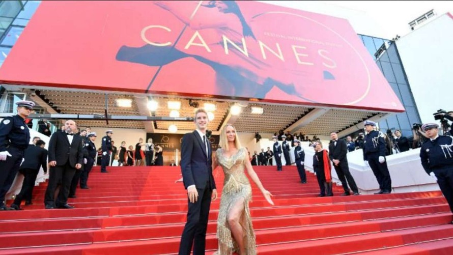 Liên hoan phim Cannes 2021 dời lịch, thảm đỏ trở thành địa điểm tiêm vắc xin COVID-19