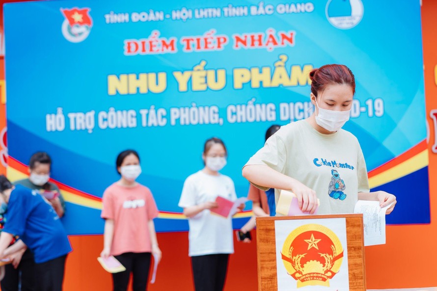 Một điểm bầu cử tại Bắc Giang