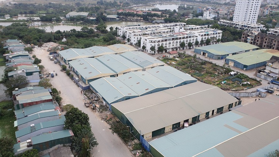 Hàng chục nghìn m2 đất quy hoạch xây dựng trường học tại Khu đô thị Cầu Bươu (Thanh Trì, Hà Nội) được sử dụng sai mục đích làm nhà kho, nhà xưởng