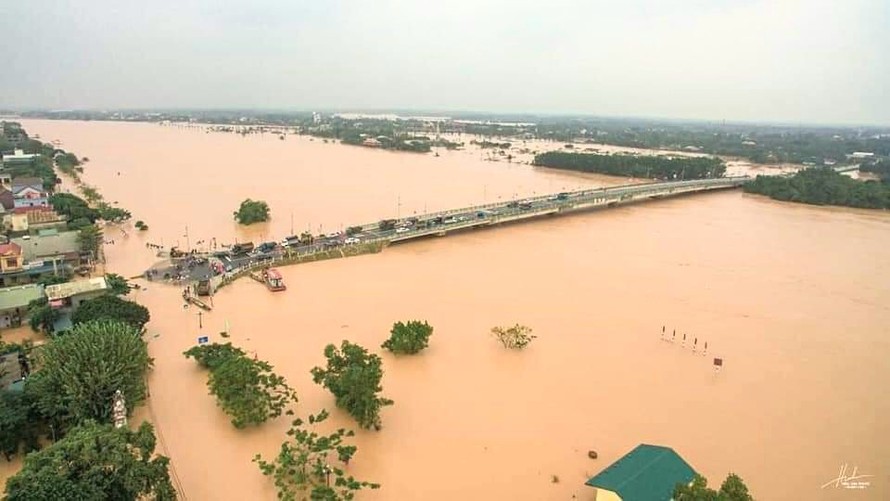 Mưa lũ tại Quảng Trị làm ngập lụt nặng 82 xã, phường và thị trấn, 2 người thương vong