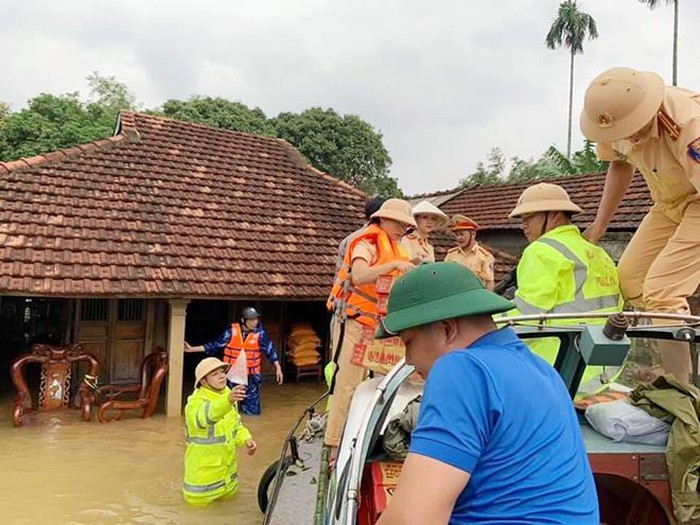 Di dời gần 18.000 người dân Quảng Trị đến khu vực an toàn tránh bão