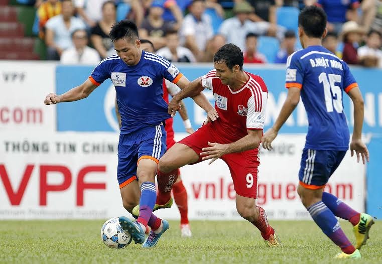 Trận đấu giữa Than Quảng Ninh và Đồng Nai có đến 8 bàn thắng. Ảnh: Báo Dân Trí