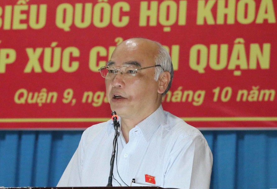 Ông Phan Nguyễn Như Khuê trả lời cử tri