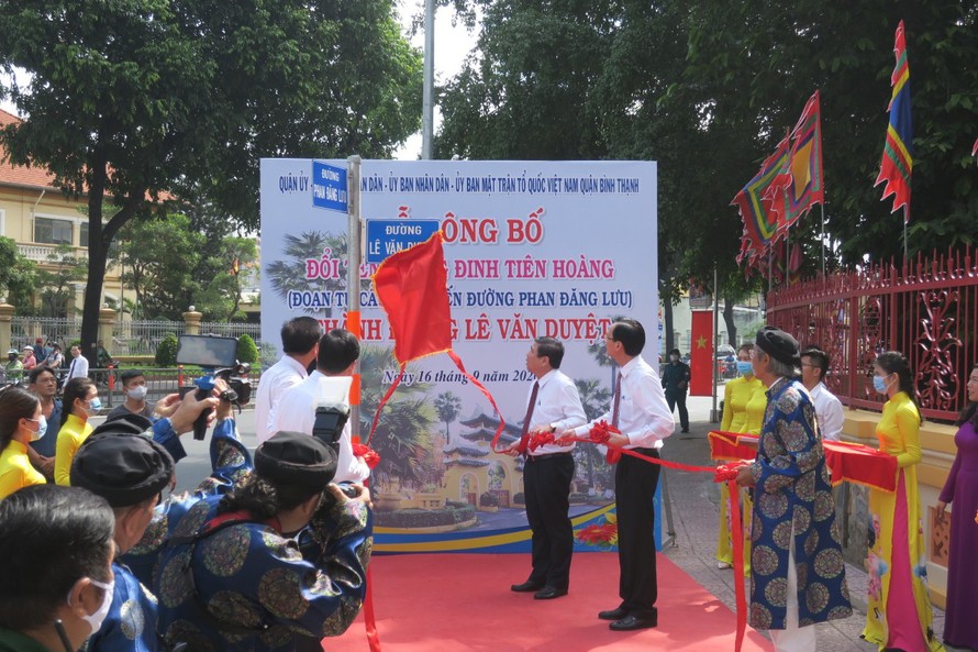 TPHCM đổi tên đường Đinh Tiên Hoàng (đoạn từ Phan Đăng Lưu đến cầu Bông) thành đường Lê Văn Duyệt vào tháng 9 vừa qua