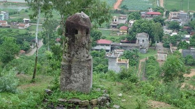 Cột đá chùa Dạm