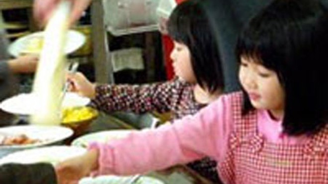 Tính kỷ luật trong bữa ăn của trẻ Nhật