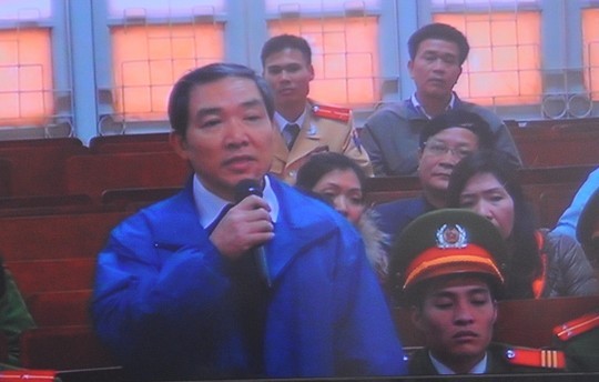 Từ lời khai của Dương Chí Dũng, TAND TP Hà Nội đã khởi tố vụ án “Cố ý làm lộ bí mật nhà nước” và đề nghị điều tra việc nhận tiền số lượng lớn của nhiều cán bộ cấp cao. Ảnh: Thanh Lưu