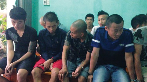Sang “Phán” cùng đàn em bị PC45 tóm gọn tại Cô Tô - Ảnh: Công an Quảng Ninh cung cấp